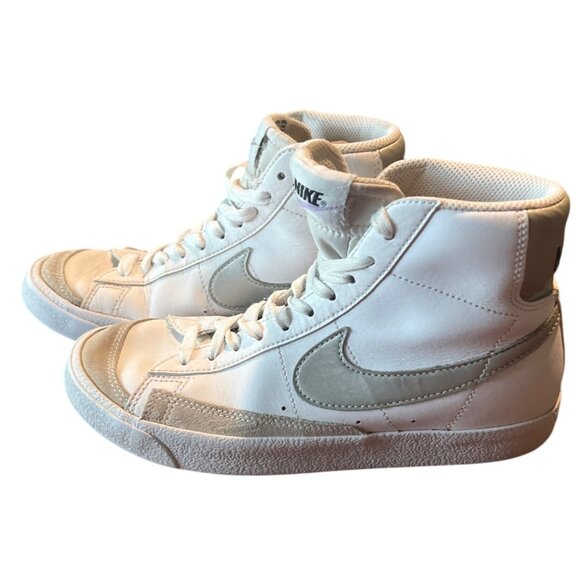 Youth Nike Blazer Mid '77 Vintage Leather Sneakers Size 5Y White Gray - Picture 7 of 9
